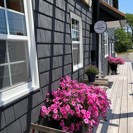Groundswell Pub & Inn D'Escousse Exterior photo